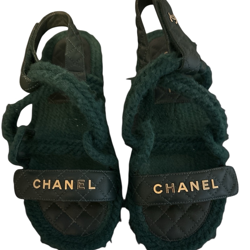 CHANEL Green Sandals Plush Flip Flops